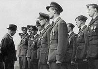 Prezident republiky Edvard Beneš na návštěvě československých pilotů