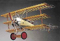 Muzejní Fokker Dr.I v měřítku 1:8 má rozpětí 838 mm, délku 722 mm, výšku 358 mm a je složen z 857 dílů