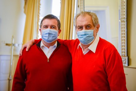 Koronavirus ONLINE: Hamáček má plán proti odmítačům opatření. A PES „drží“ na 71 bodech