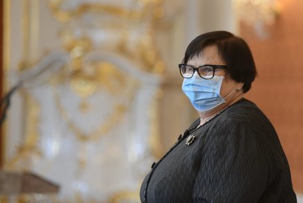 Jednání Sněmovny: Vojenští lékaři mají zelenou a Benešová vytáhla „bramboračku“ u exekucí