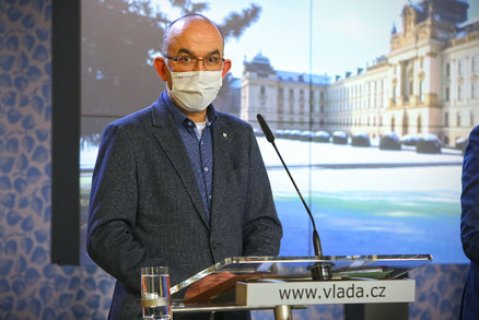 Čekáme na tiskovku: Vláda o zrušení DPH na respirátory a konci uhlí v Česku