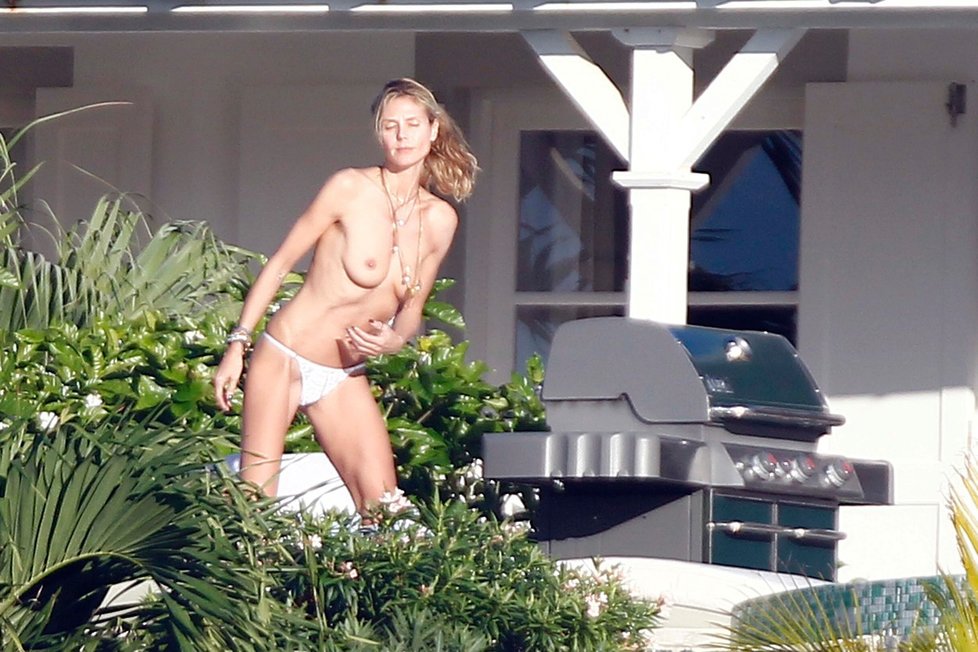 Heidi klum uncensored topless nude photo in miami beachheidi went topless o...