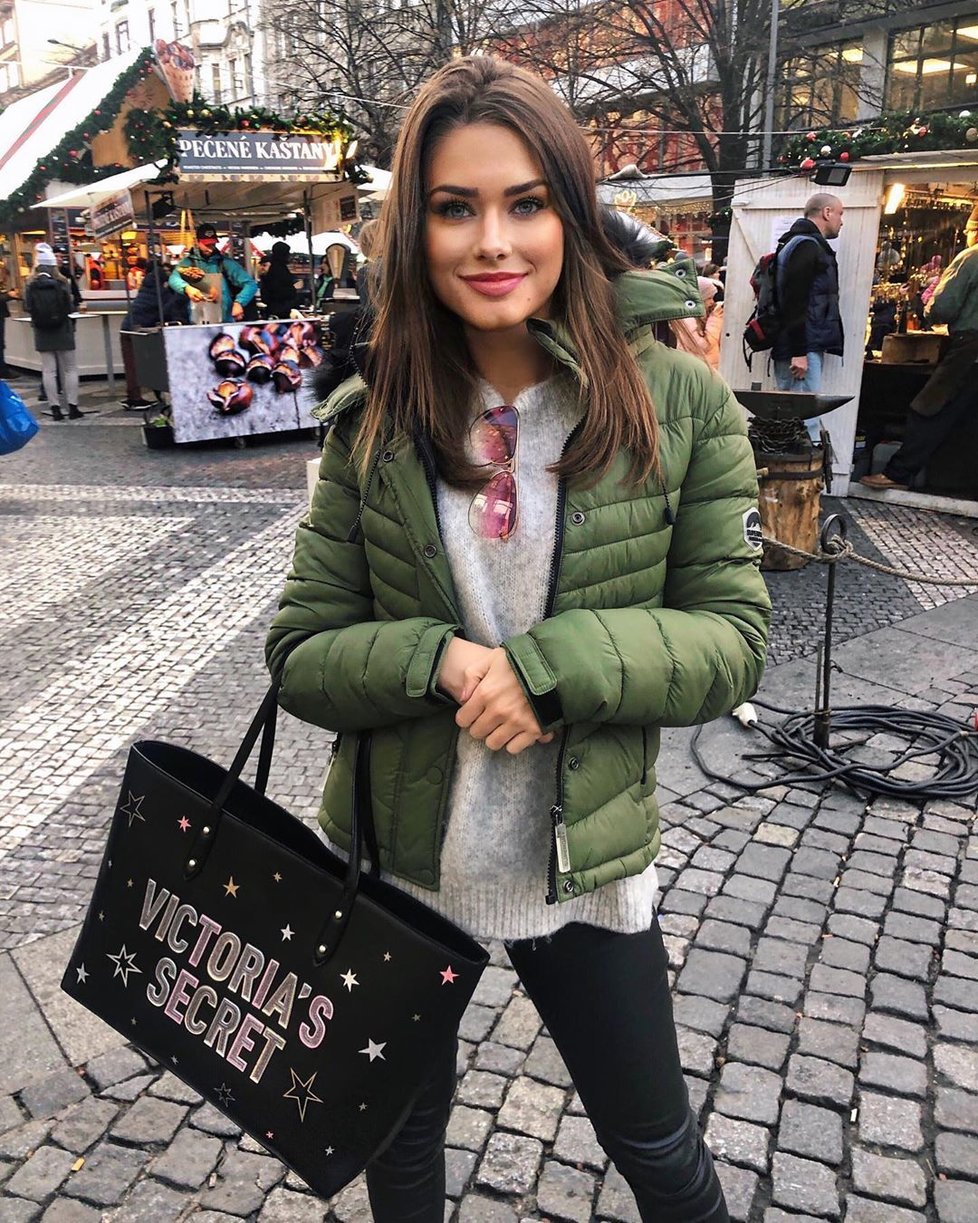 GALERIE: Vítězka Miss Global Karolína Kokešová: Z nulek má ...