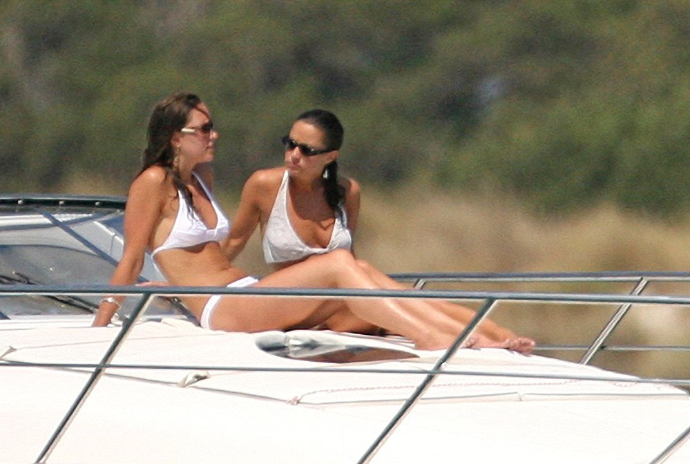 Hříšná Ibiza a slavní se rvou z řetězu: Královská rodina na jachtě, Kate Mo...