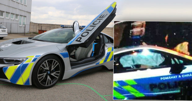 Policejni Bmw I8 Technici Se Ho Boji Hrozi Ze Pujde Do Srotu Blesk Cz