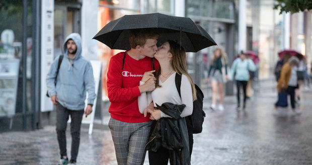 Počasí | Předpověď: Déšť v Čechách, hrozí i bouřky ...