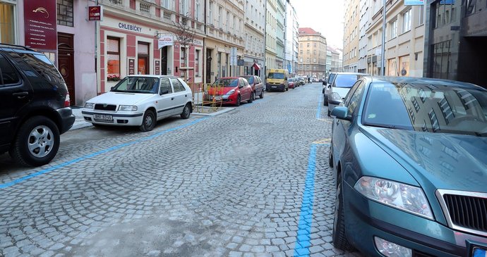 Zvýhodněné parkování pro zámečníky či instalatéry: Řemeslníci budou mít v Praze tzv. „podzóny“