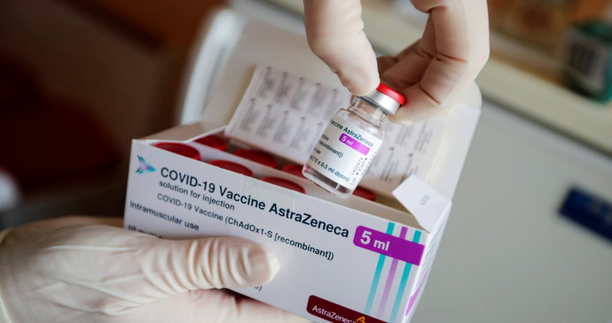 Koronavirus ONLINE: Zeman podepsal izolačku. A do Česka míří miliony dávek vakcín