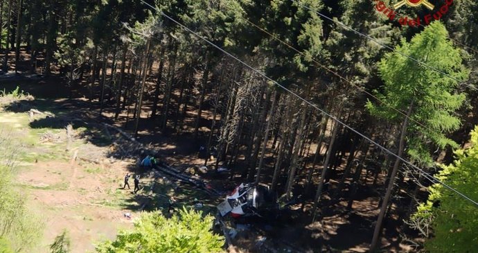 Tragédie v Itálii: Spadla kabina lanovky, zahynulo nejméně osm lidí