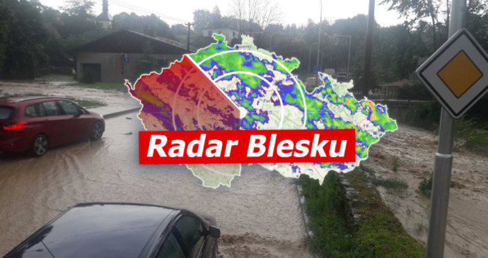 Bouřky řádí v Česku: Liberec pod vodou a protržená hráz na Děčínsku. Sledujte radar Blesku