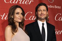Rozvádějící se Pitt a Jolie znovu na nože! Angelina chce odvézt děti