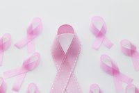 Proti rakovině prsu: Praha 14 poskytuje svým obyvatelkám příspěvek na mamografické vyšetření