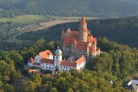 Olomoucký kraj: Milovníky památek uchvátí poklady metropole, Šternberk i Bouzov