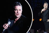 Co se to s ním stalo? Tlouštík Robbie Williams vyděsil fanynky!