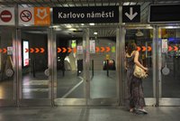 Poplach v metru: Vestibul stanice Karlovo náměstí byl pro podezřelý zápach uzavřen