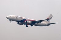 Záhada ztraceného letu MH370: V Mosambiku našli kus letadla, patří pohřešovanému stroji?