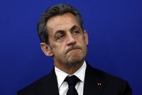 Sarkozyho zadržela policie. U exprezidenta Francie vyšetřují peníze na kampaň
