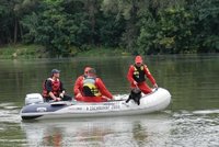 Brněnská přehrada má první letní oběť: Před očima ženy se utopil starší muž
