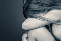 Pedofilní znásilňovač na Trutnovsku lákal dívky na Facebooku: Za 45 obětí si odsedí 8,5 roku