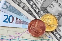 Koruna sílí: K dolaru je nejsilnější za dva roky, dobře si vede i s eurem