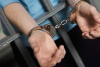 Neskutečně hloupí zloději: Vězení kvůli krádeži nůžek a svinovacího metru