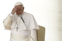 Věřící se bojí o život papeže: Modlete se za mě, vyzval z Vatikánu