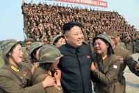 Kimova armáda panen: Diktátorovi KLDR slouží i 13leté dívky
