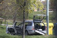 Bomba v autě v Měcholupech: Šlo o peníze?!