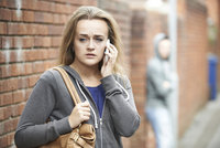 15 sms denně, obtěžování v práci: Mladík (23) »nerozdýchal« konec vztahu, svou expřítelkyni pronásleduje už rok