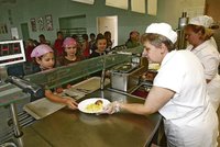 46 dětí ze školky se nakazilo salmonelou na výletě na farmě v Soběhrdech