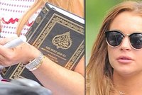 Z feťačky muslimkou! Problémová Lindsay Lohan s Koránem v ruce