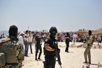 Islamisté zabili policistu v tuniském letovisku. Vyděšení Češi začali volat cestovkám