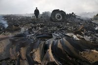 Sestřelený let MH17: Experti našli v tělech pasažérů střepiny rakety BUK