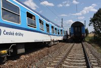 Mezi Brnem a Českou Třebovou nejezdily vlaky: Rychlík srazil člověka