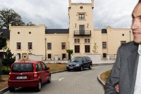 Zadlužený exministr Ivan Pilip: Přijde o svůj zámek?