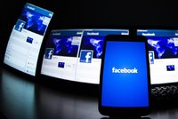 V Praze útočili teroristé, děsí hackeři na Facebooku. Pak vás okradou