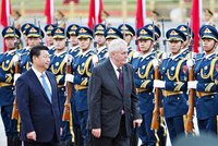 On-line: Praha na nohou, do Česka míří čínský prezident. Jako jediné země EU