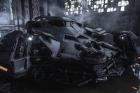 Batmobil jako opancéřovaný vůz: Takto vypadá vůz Temného rytíře ve filmu Batman vs. Superman