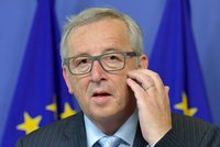 Nic měnit nebudeme, EU nesmí kvůli útokům začít odmítat migranty, řekl Juncker