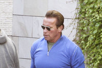 „Jsem zpátky!“ Schwarzenegger byl po operaci srdce propuštěn z nemocnice