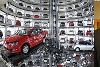 Proč Volkswagen podváděl? Manažeři chtěli víc peněz, míní europoslanec Svoboda