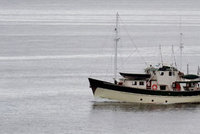 Záhada lodi s mrtvou posádkou rozluštěna: Čínská policie zadržela muže podezřelého z vraždy pěti rybářů