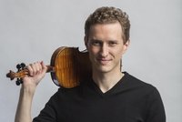 Rusové zadržují Čechovi housle za 5,5 milionu. Virtuóz na ně čeká na Uralu