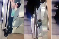 Šokující video: Holčička (5) si hrála u eskalátoru, spadla přitom z druhého patra
