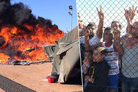 Uprchlíci rozpoutali peklo: Nechtějí je pustit do Anglie, tak podpálili tábor