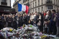 Ticho za mrtvé drželi v Paříži i Praze. „Evropa se musí bránit,“ vyzval Sobotka