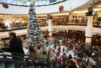 Kdy obchody pustí koledy a regály zaplní vánoční zboží? Termín je blízko