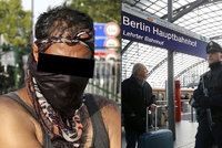 Horor v německém vlaku: Uprchlík napadl policisty a sápal se po zbrani