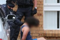 V Austrálii chytili muže, kteří chystali teroristický útok. Jednomu je 15 let