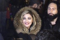 Madonna dojala Paříž: Nečekaně zazpívala na místě, kde zabíjeli teroristé